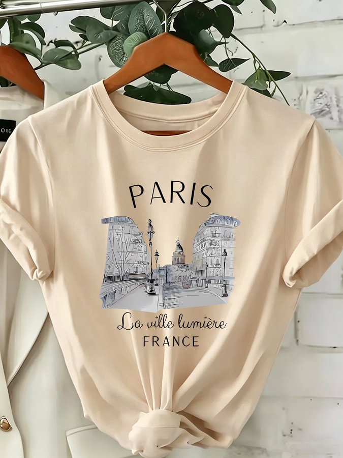 Street Fashion Paris 2025 Trends - Dames T-shirt met Parijse print en